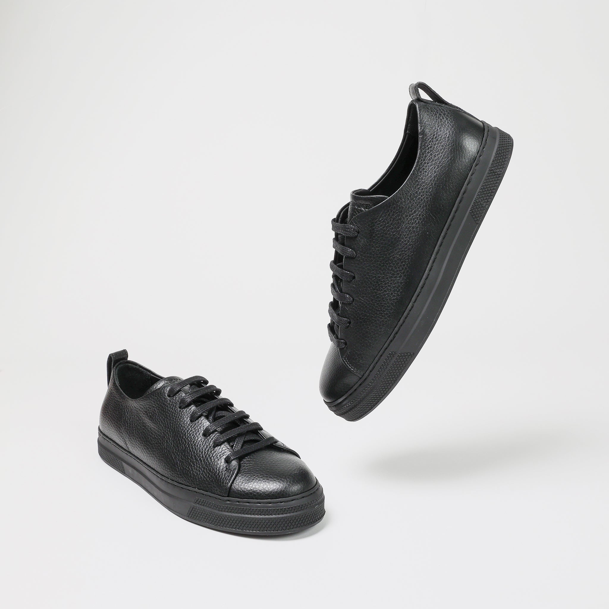 Circular Sneakers Black